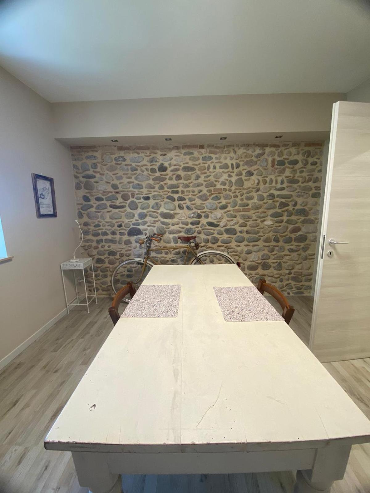مونتيشياري La Chiusa Bed And Breakfast المظهر الخارجي الصورة